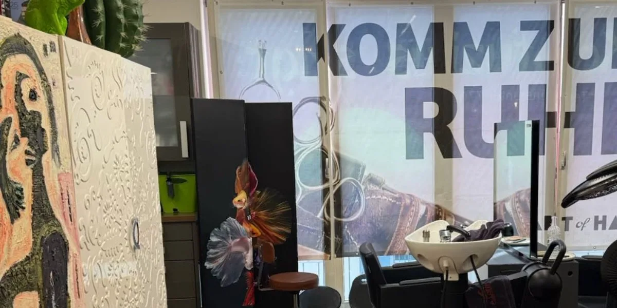 Blick durch den Hauptbereich auf die Fensterfolie
